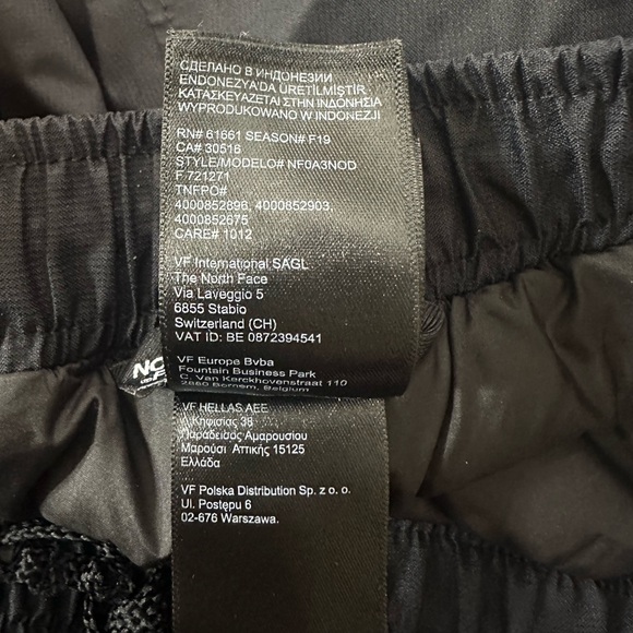 The North Face Black dryvent insulated Pants youth /juniors - Picture 6 of 6